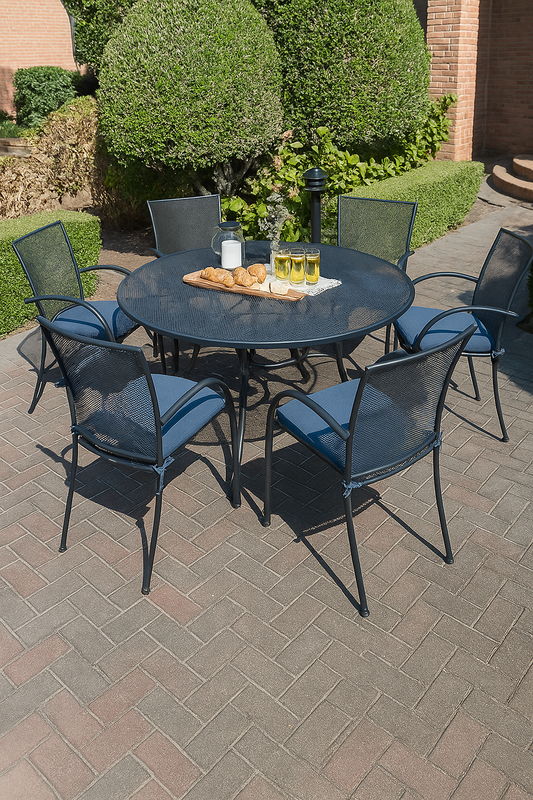 Round Mesh Dining Table