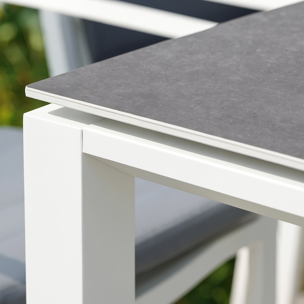 Concept Bar Table White Frame